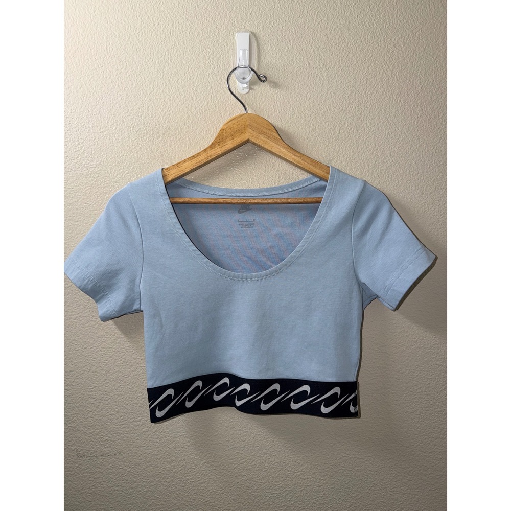 Women's Nike Crop Top Size Small